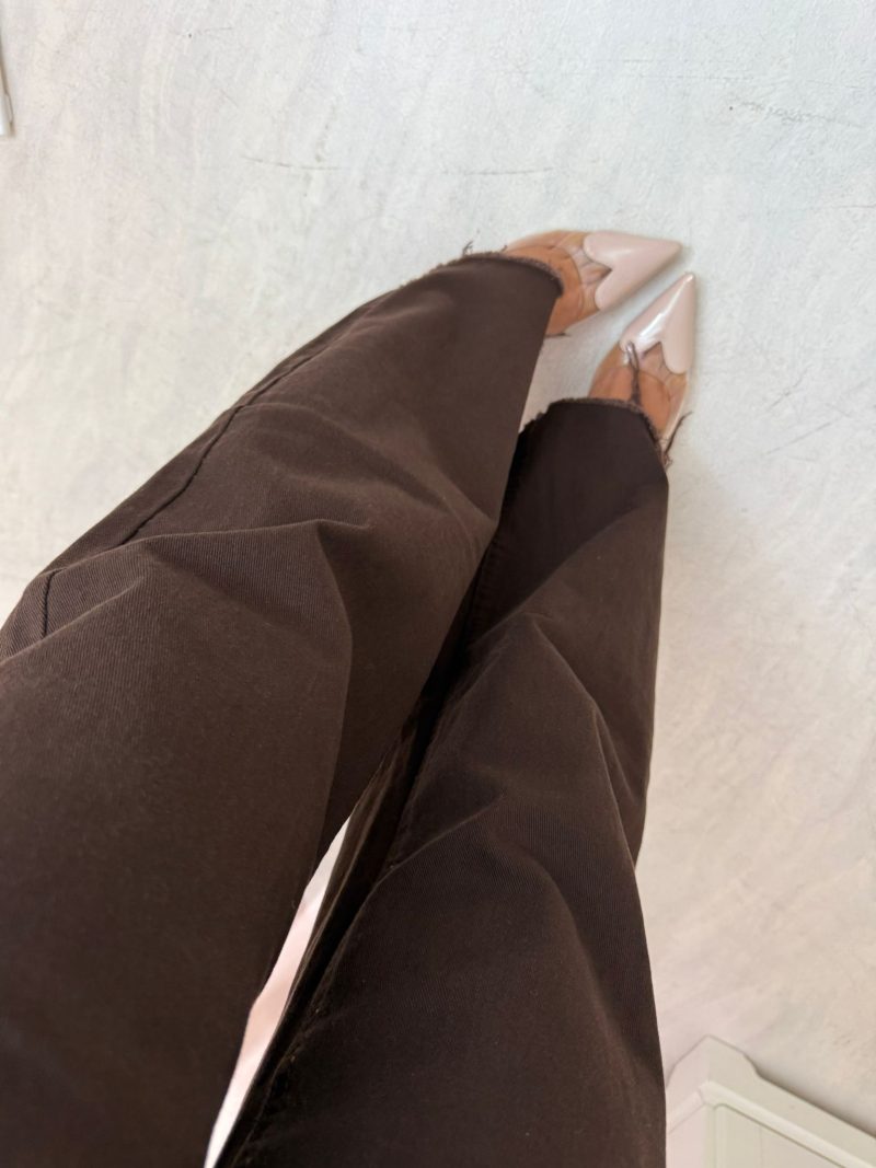 JEANS MARRONE SFRANGIATO